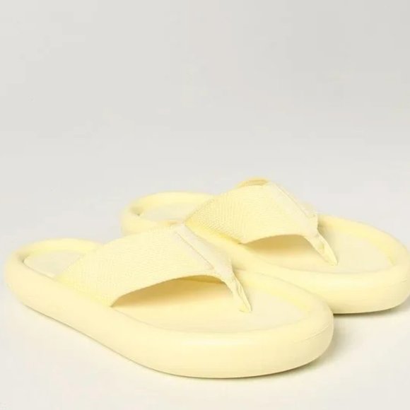 STELLA MCCARTNEY New Women's Yellow Air Sandals SZ 38 NWOT - Picture 1 of 2